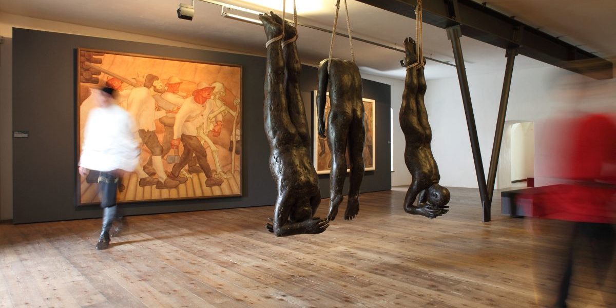 Albin Egger-Lienz, Totentanz (3. Fassung, Kärntner Landesmuseum) und Lois Anvidalfarei, Ecce homo (c) Zita Oberwalder Albin Egger-Lienz, Totentanz (3. Fassung, Kärntner Landesmuseum) und Lois Anvidalfarei, Ecce homo (c) Zita Oberwalder